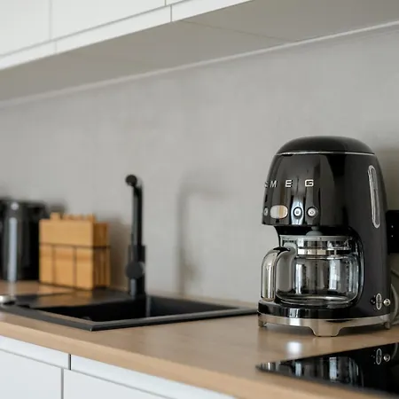 Apartment Spacious With Parking & Balcony In By Renters Poznan