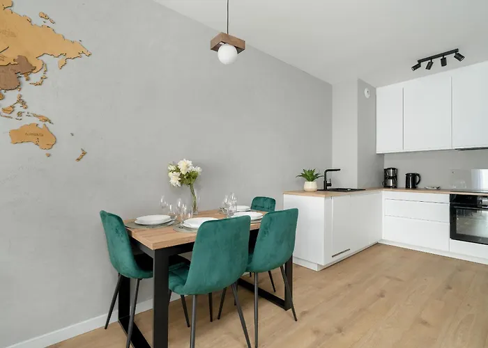 Spacious With Parking & Balcony In By Renters Lägenhet *