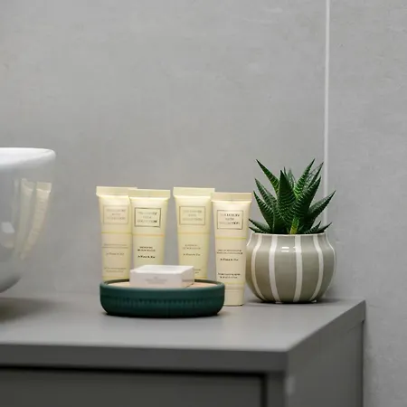 דירה Spacious With Parking & Balcony In By Renters פוזנן