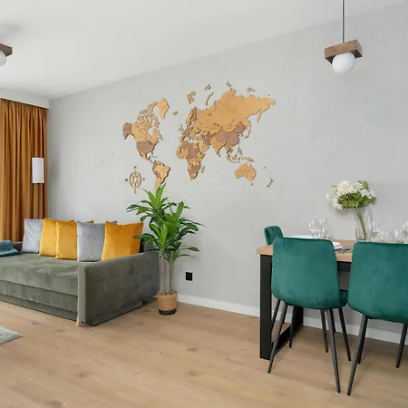Spacious With Parking & Balcony In By Renters Apartment Poznan