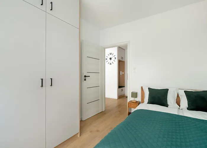 Lejlighed Spacious With Parking & Balcony In By Renters *