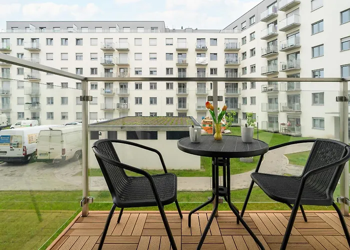 Spacious With Parking & Balcony In By Renters Poznań