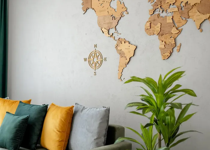 Апартаменти Spacious With Parking & Balcony In By Renters Познань