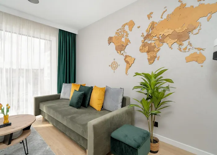 Апартаменти Spacious With Parking & Balcony In By Renters *