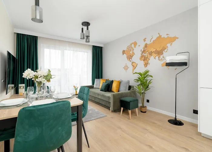 Spacious With Parking & Balcony In By Renters *